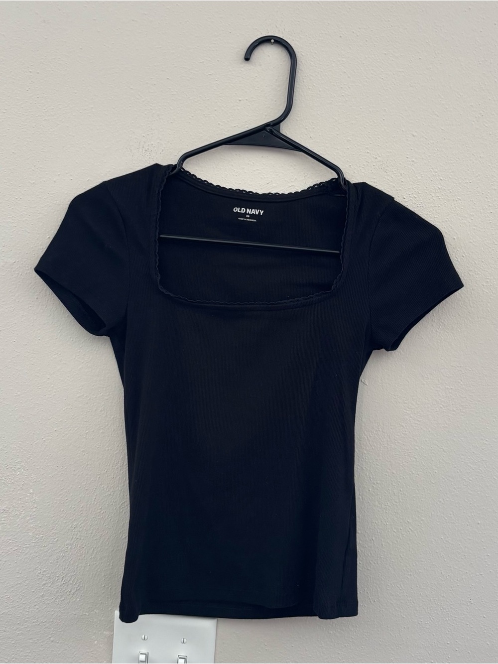 Old Navy Black Square-Neck Short Sleeve Tee